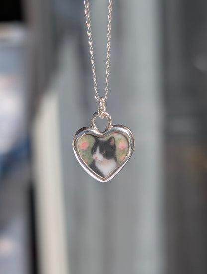 Collier coeur chat noir et blanc