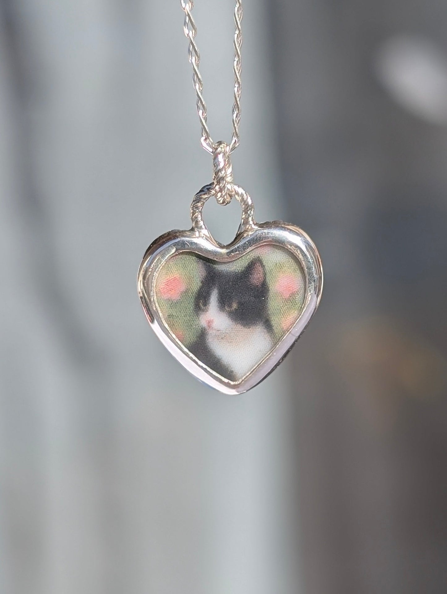 Collier coeur chat noir et blanc