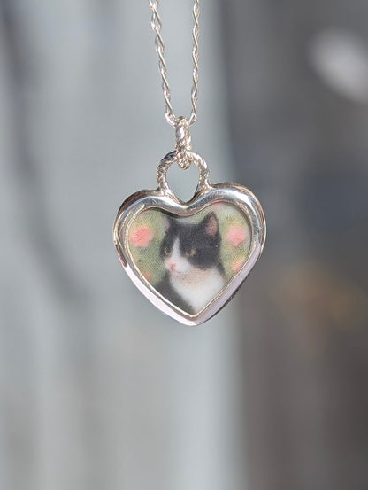 Collier coeur chat noir et blanc